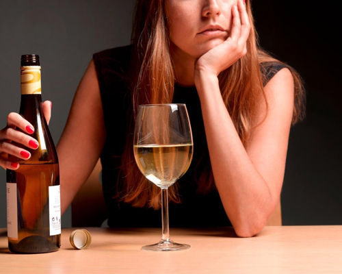 Анонимное лечение женского алкоголизма в Строителе